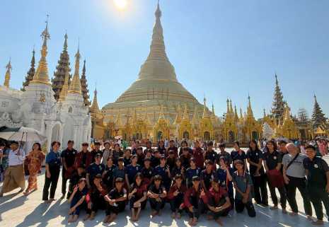 女子サッカー部　ミャンマーを訪問