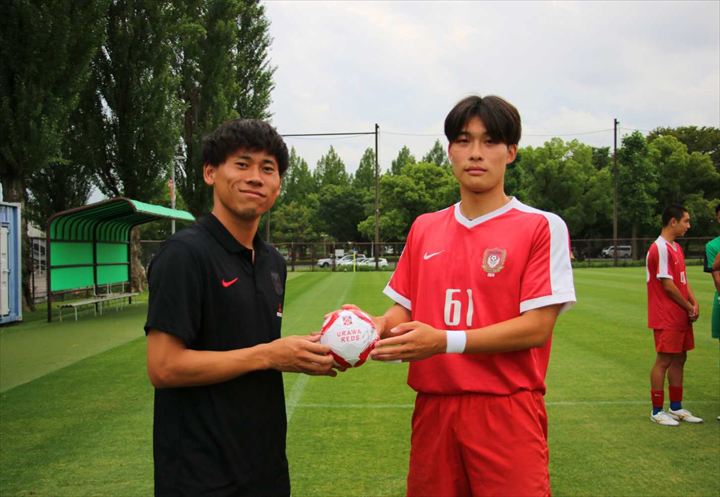 本校OB 浦和レッズ・安居 海渡選手が来校