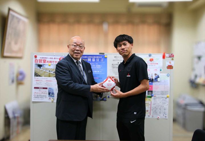 本校OB 浦和レッズ・安居 海渡選手が来校